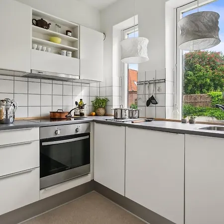 Cozy 2-bedroom In Ogaderne Apartamento Århus