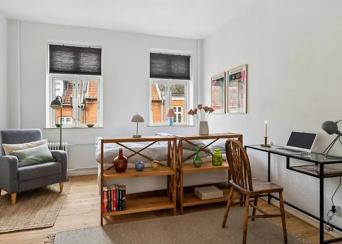 Cozy 2-bedroom In Ogaderne Apartamento Århus